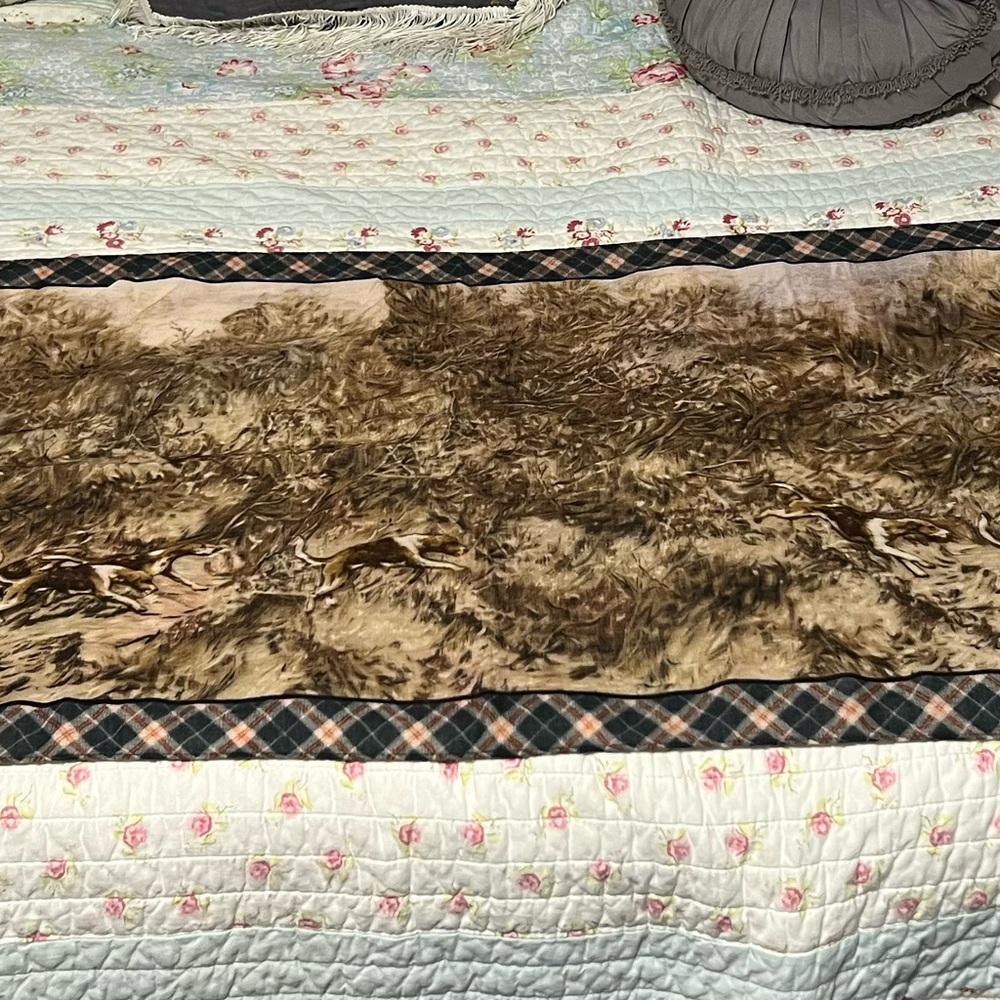 Worth Brand Equestrian Themed Scarf Table Runner - Picture 3 of 16